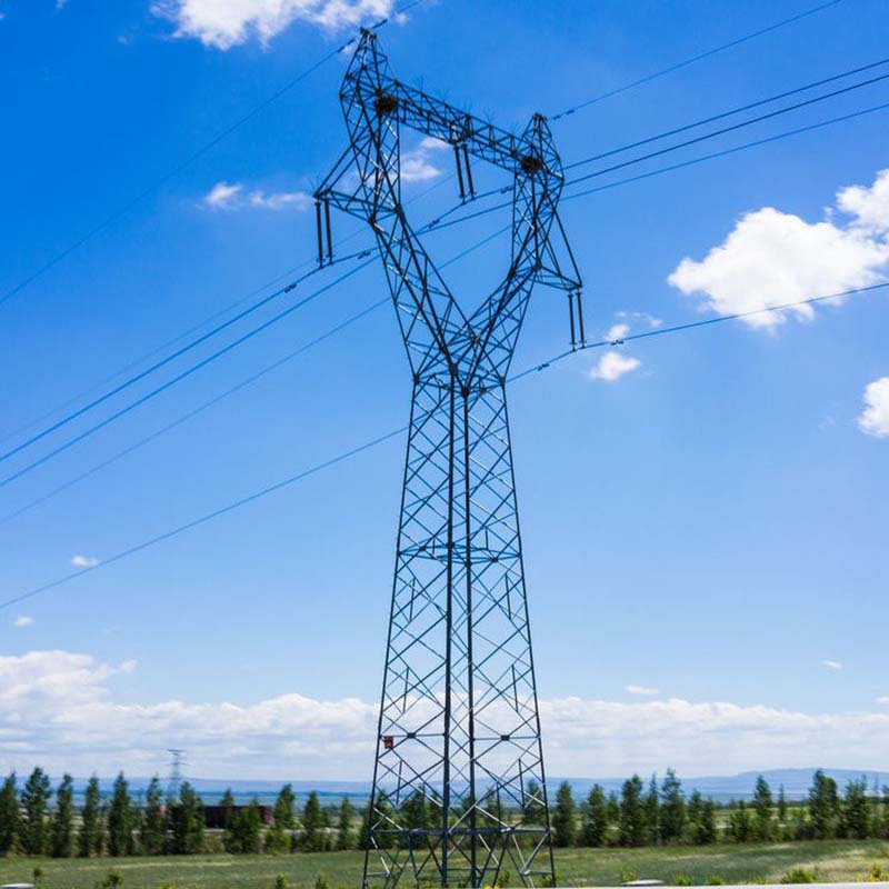 Torre de energía de alto voltaje con estructura de acero